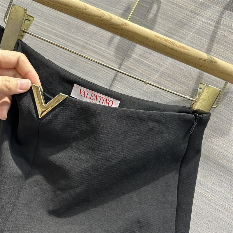 Va1e*ntin0 classic mid-high waist shorts replica clothes