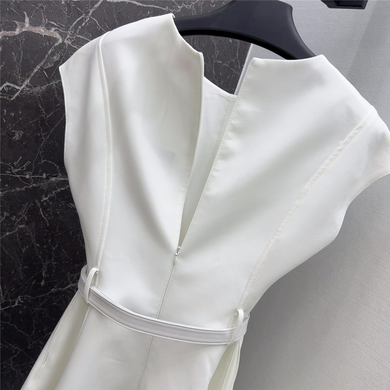 Va1e*ntin0 v-shaped belt short-sleeved dress replica clothes