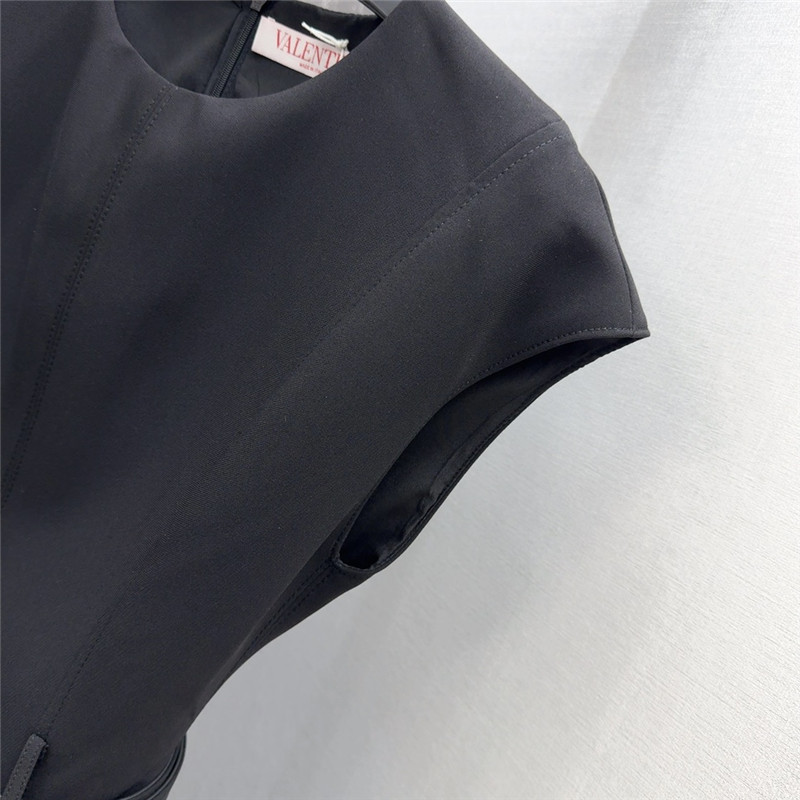 Va1e*ntin0 v-shaped belt short-sleeved dress replica clothes