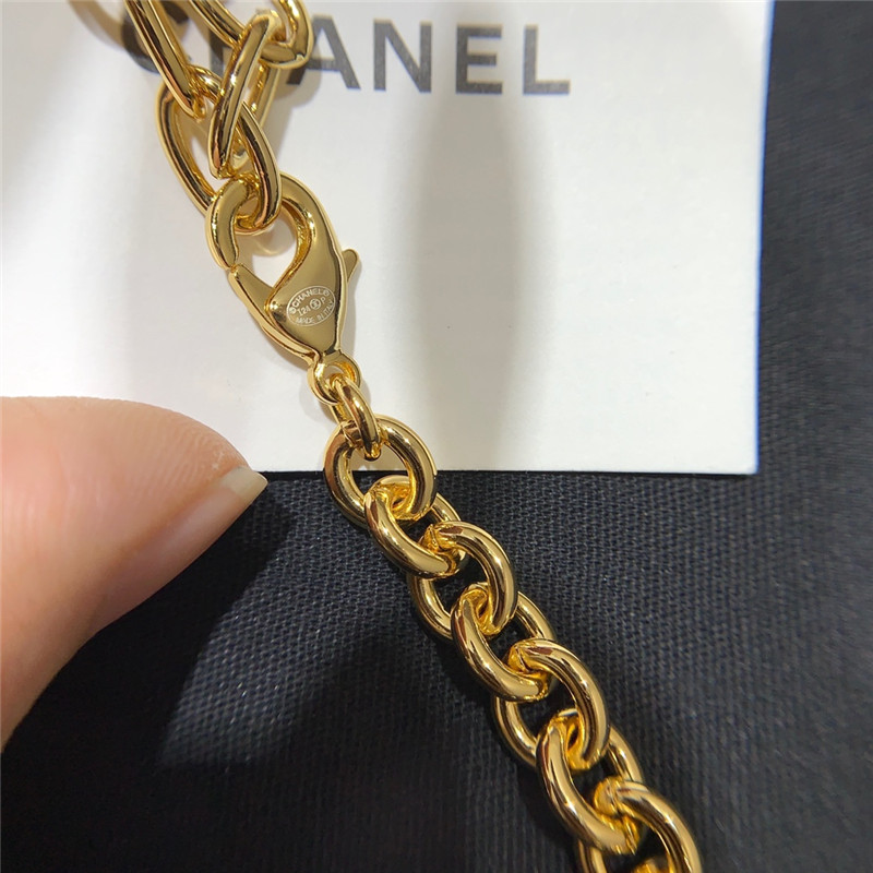 Ch**el multi-element waist chain