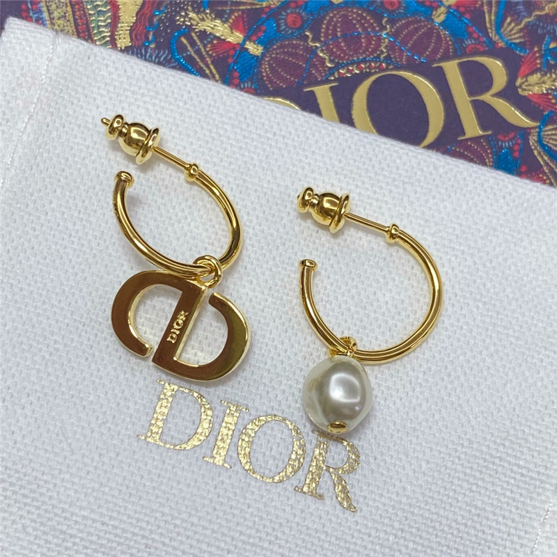 D10r new left and right asymmetrical earrings