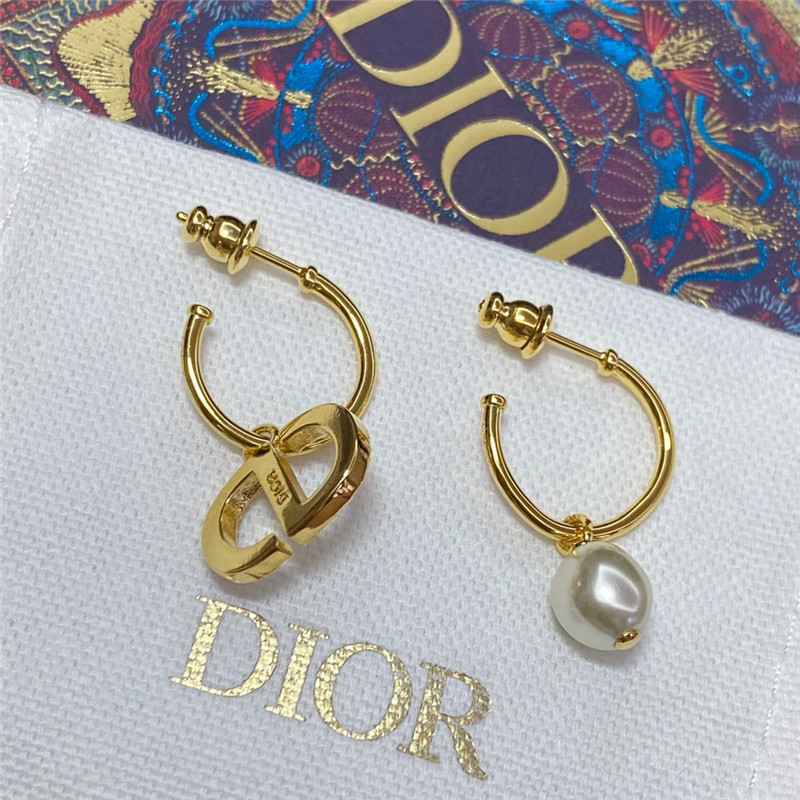 D10r new left and right asymmetrical earrings