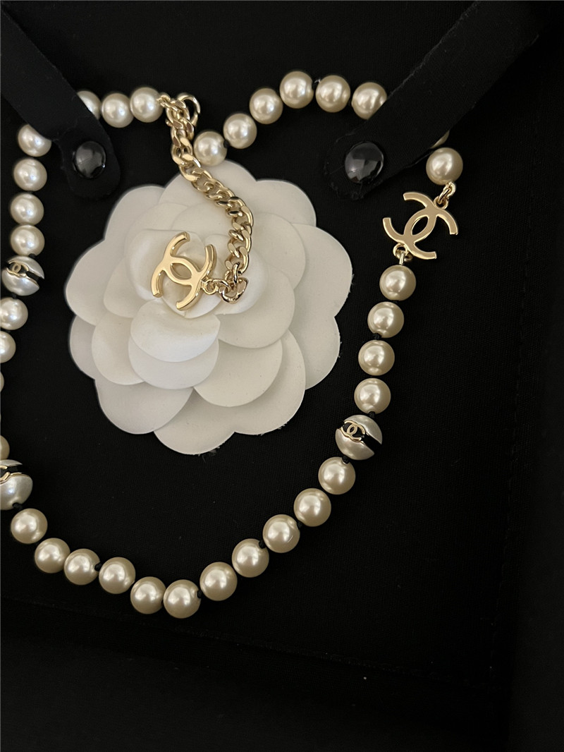 Ch**el black and white pearl necklace