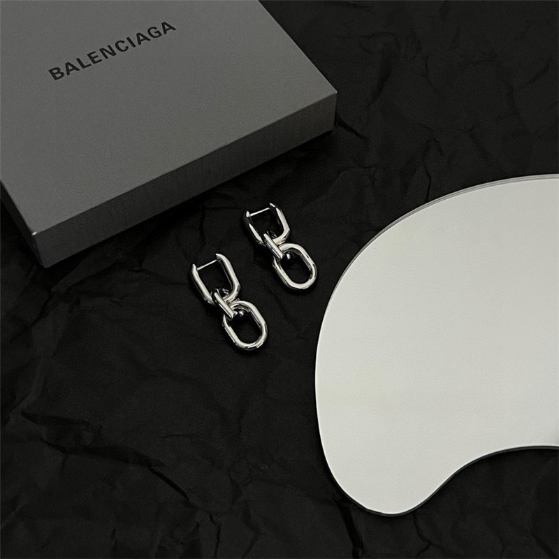 Balenciaga simple and elegant earrings