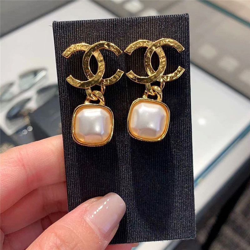 Chanel Vintage series earrings