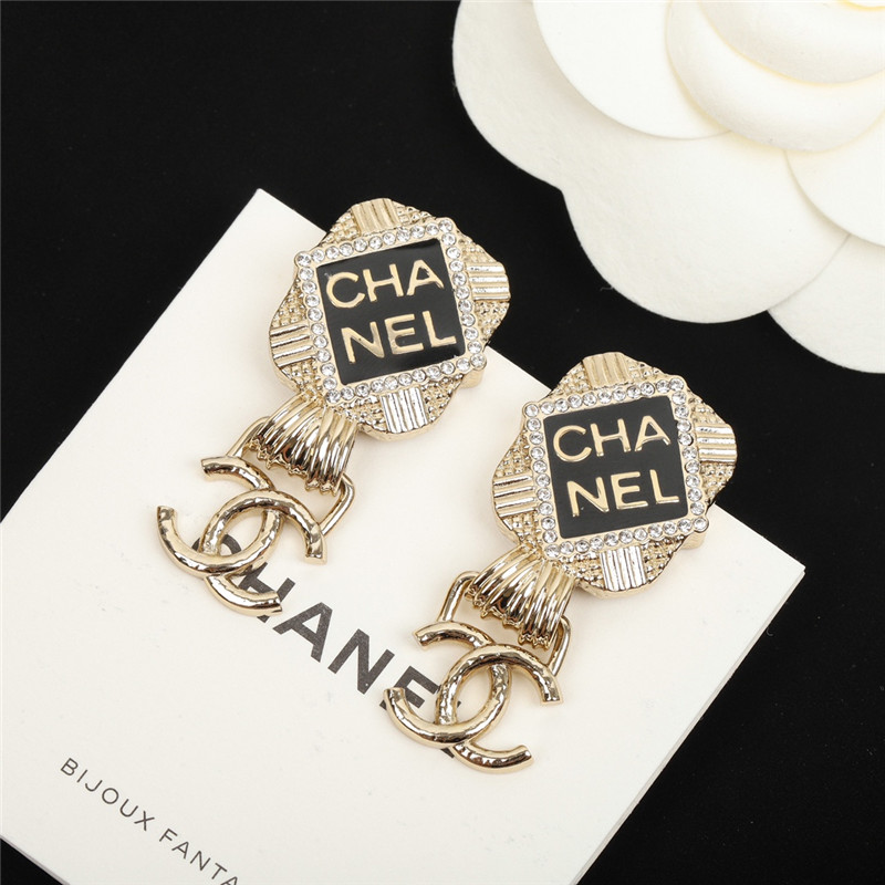 Ch**el letter double c earrings