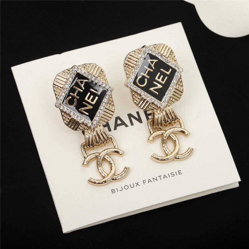 Ch**el letter double c earrings