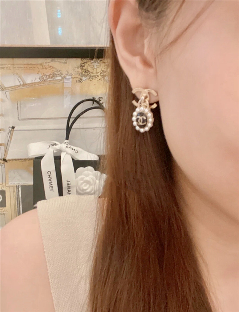 Ch**el double c lock oval pearl earrings