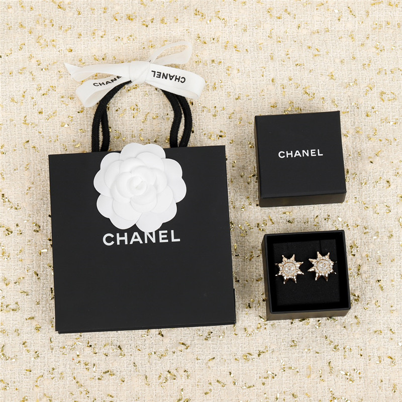 Chanel sunflower pearl earrings