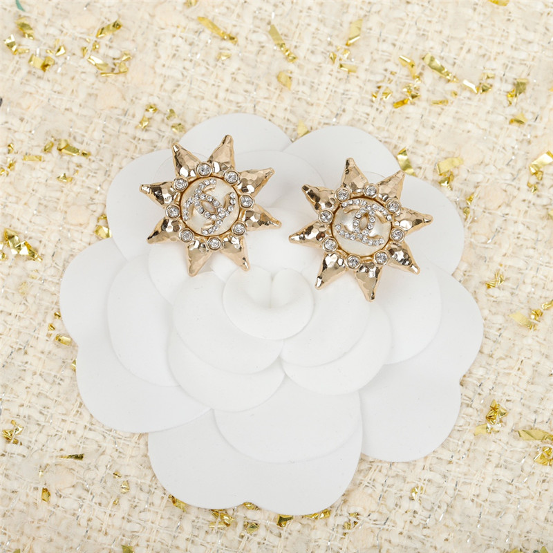 Ch**el sunflower pearl earrings