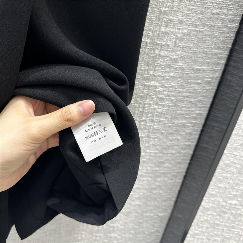 D10r drop shoulder deep v-neck dress replica clothes