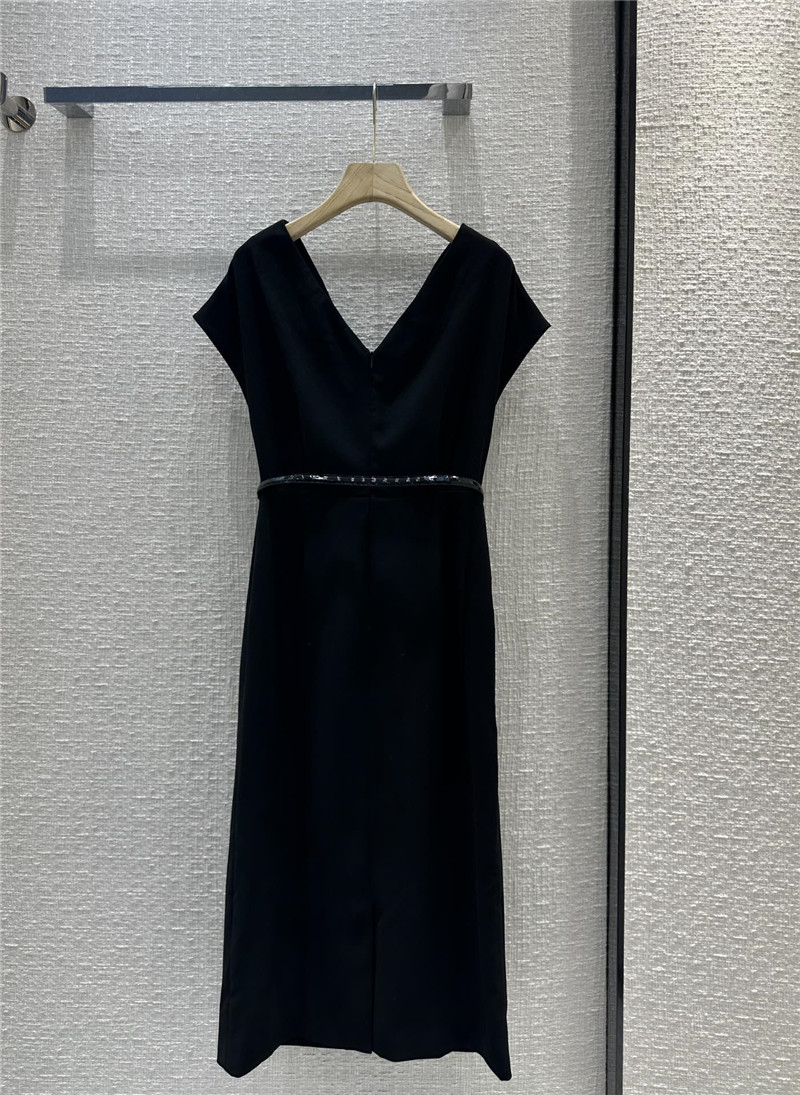 D10r drop shoulder deep v-neck dress replica clothes