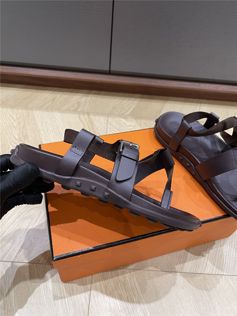 H**me5 inboard sandals brown