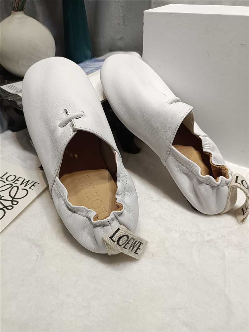 L0ew* white leather ballet flats