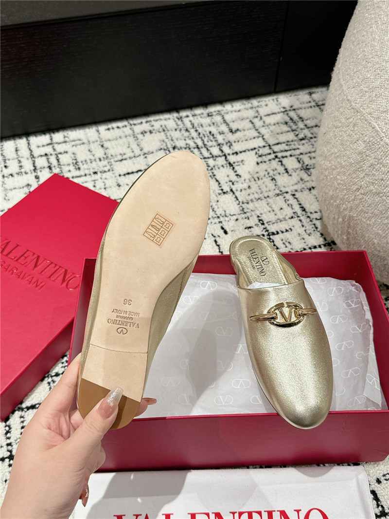 Va1e*ntin0 garavani vlogo signature leather mules gold