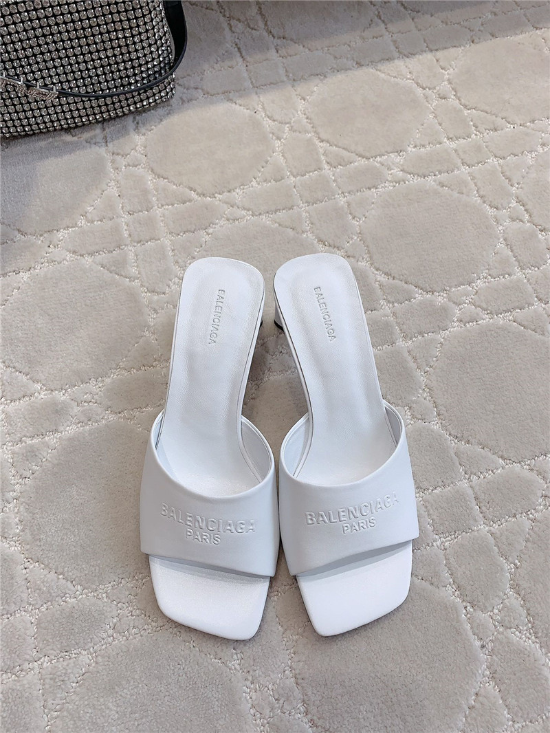 Ba1en*iaga duty free white women’s sandals