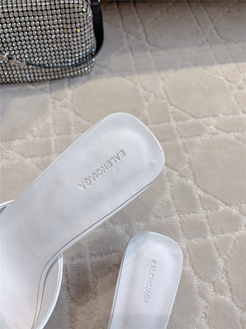 Ba1en*iaga duty free white women’s sandals