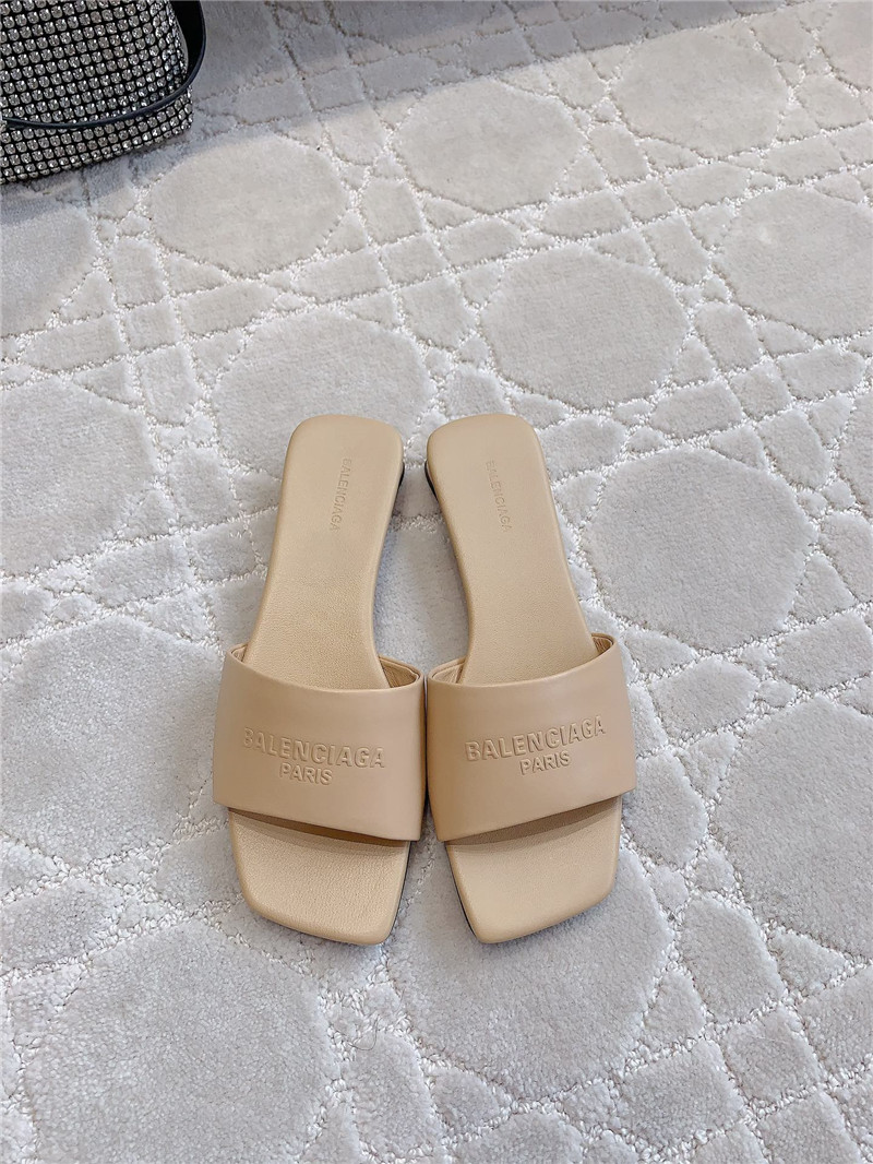 Ba1en*iaga duty free beige leather logo slide sandals