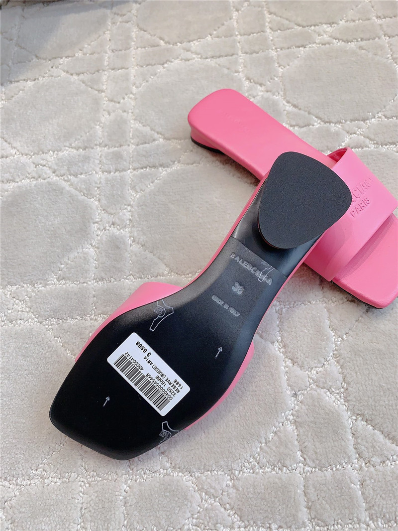 Ba1en*iaga duty free leather logo slide sandals in pink