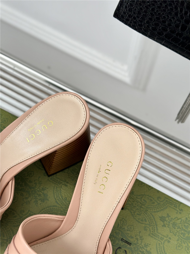 Gucci Signoria Leather Slide Sandal Beige