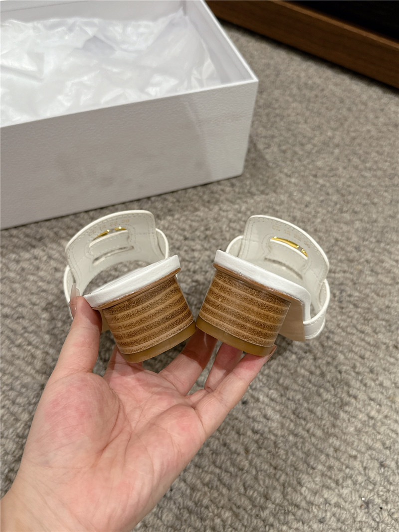 D10r 30 montaigne heeled slide white