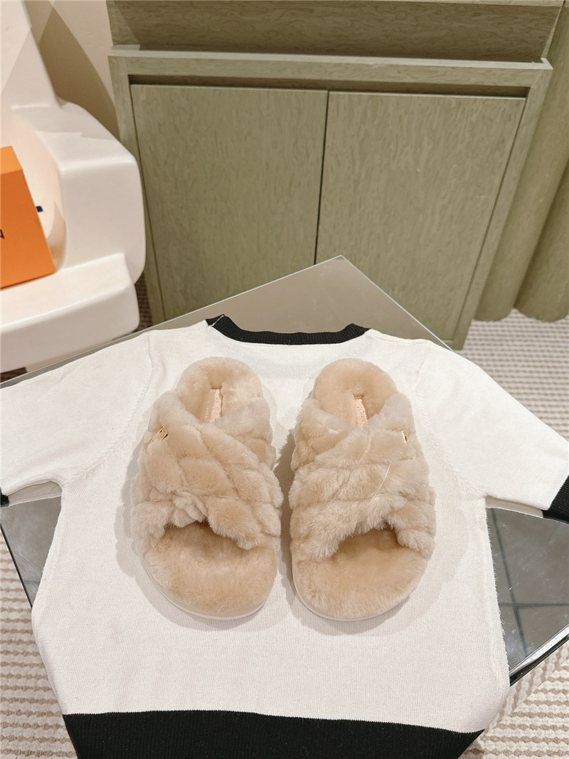 l0vis Vvtt0n fluffy slippers beige