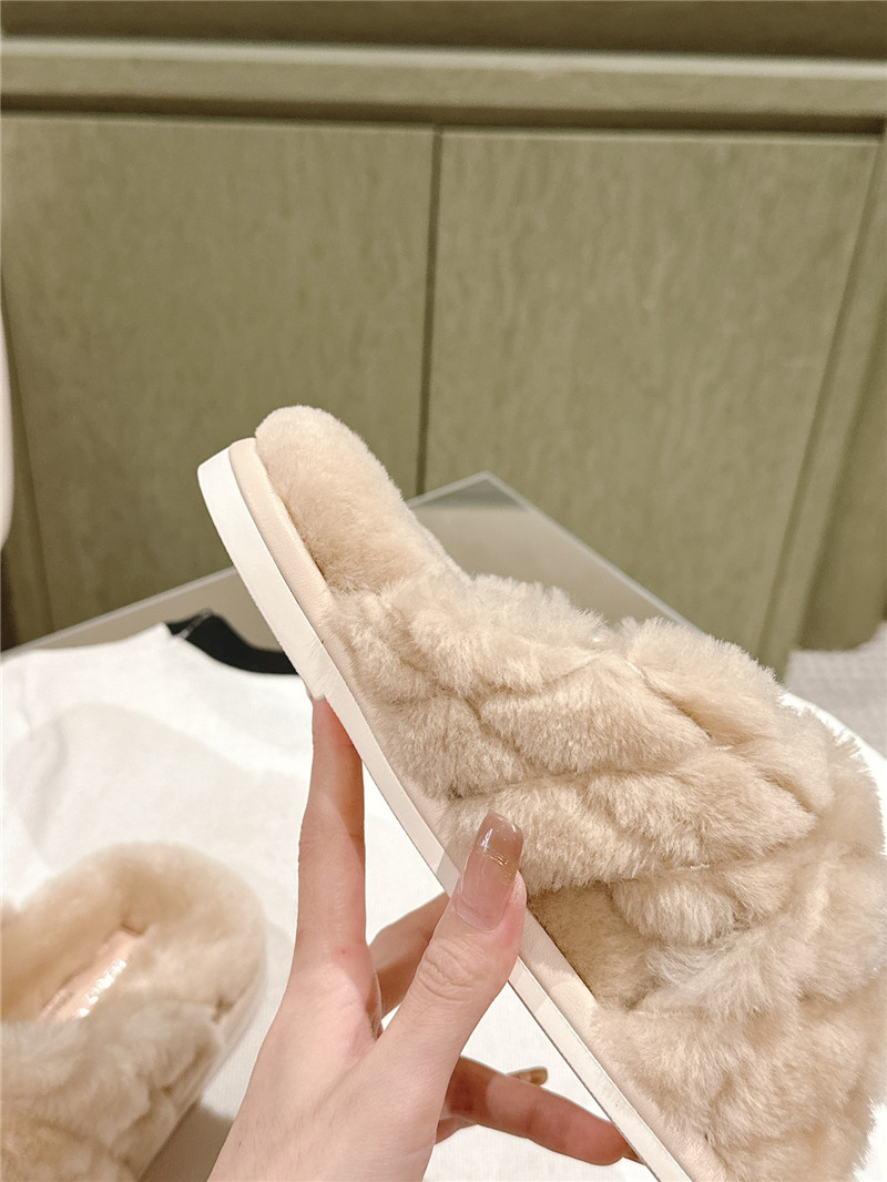 l0vis Vvtt0n fluffy slippers beige