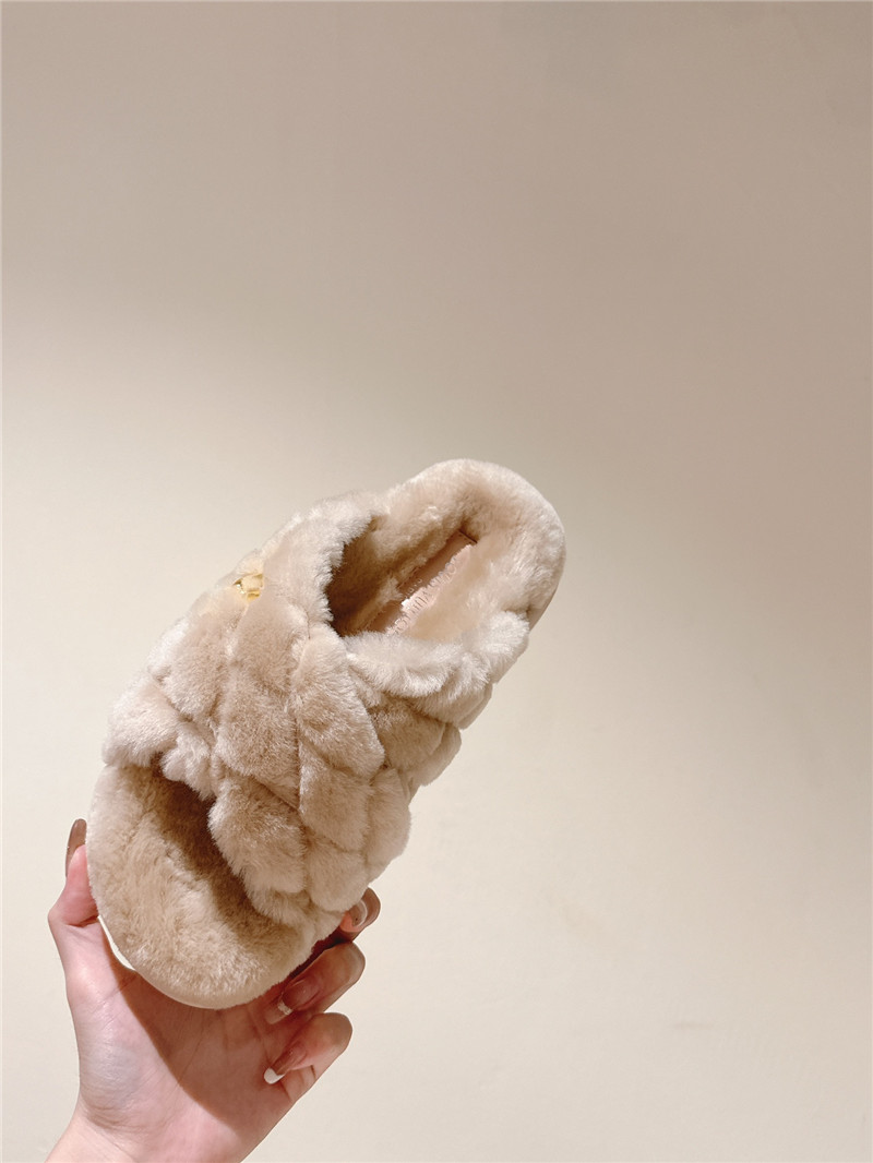 l0vis Vvtt0n fluffy slippers beige