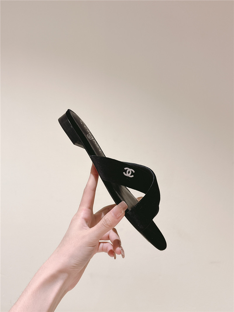 Ch**el velvet crisscross strap slippers black