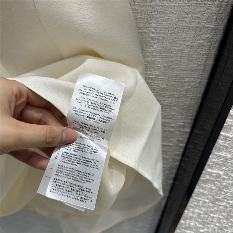 Va1e*ntin0 cream white short sleeve dress replica clothes