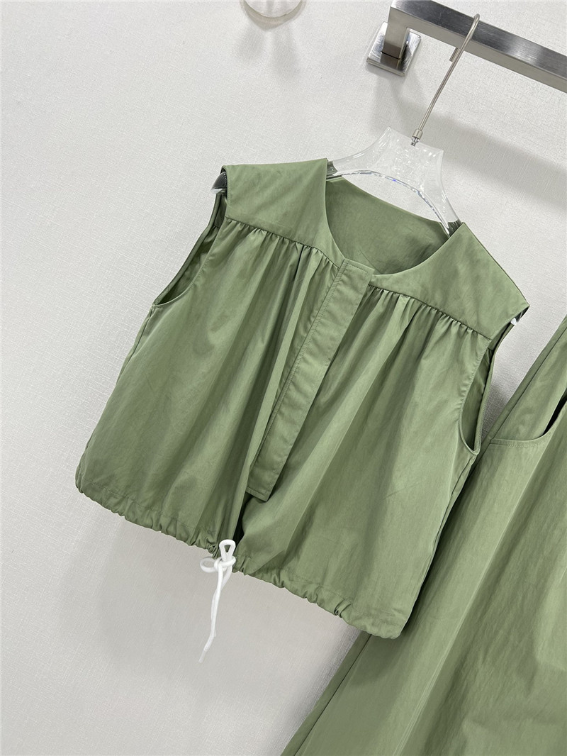 The R0w short vest + straight long skirt replica clothes