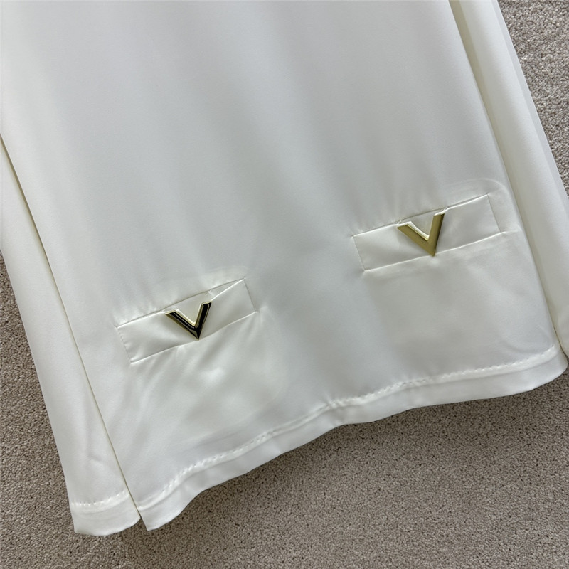 Va1e*ntin0 gold v logo shirt replica d&g clothing