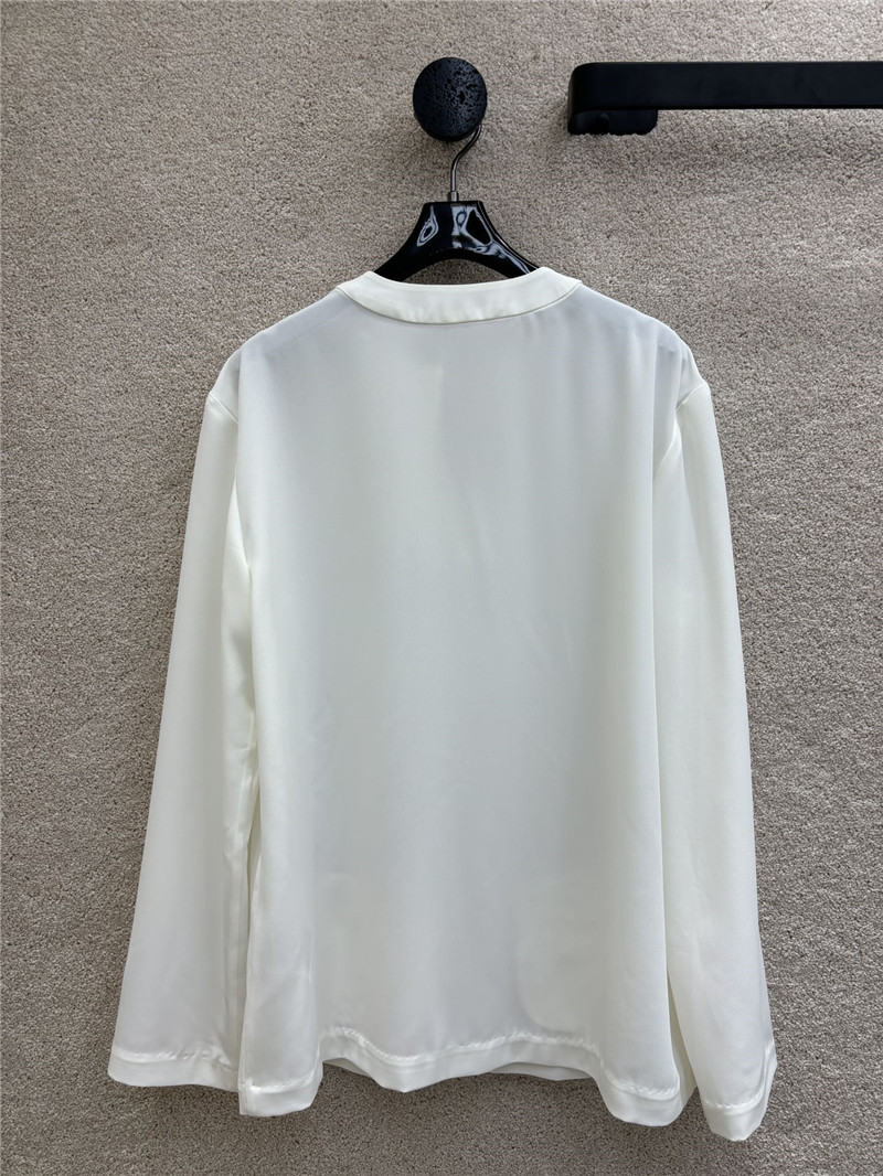 Va1e*ntin0 gold v logo shirt replica d&g clothing