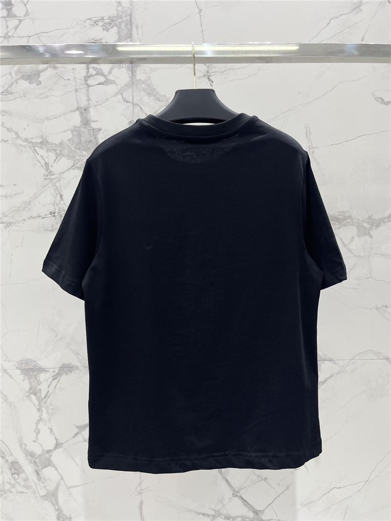 Va1e*ntin0 crew neck short sleeve replica clothing