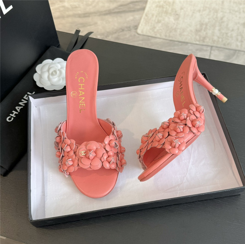 Ch**el camellia heels mules