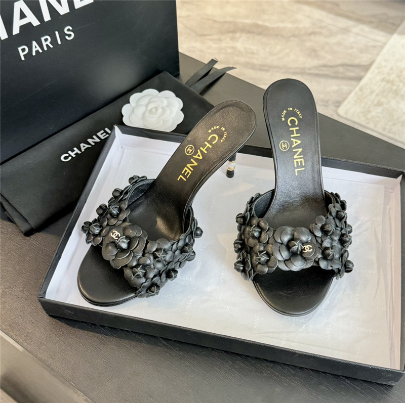Ch**el camellia heels mules black