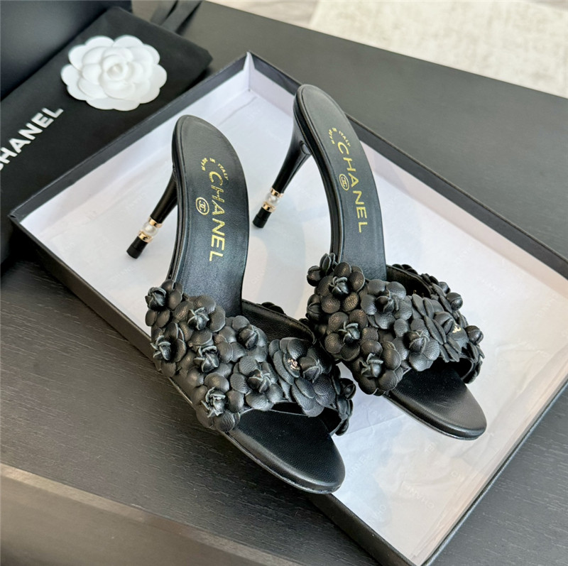 Ch**el camellia heels mules black