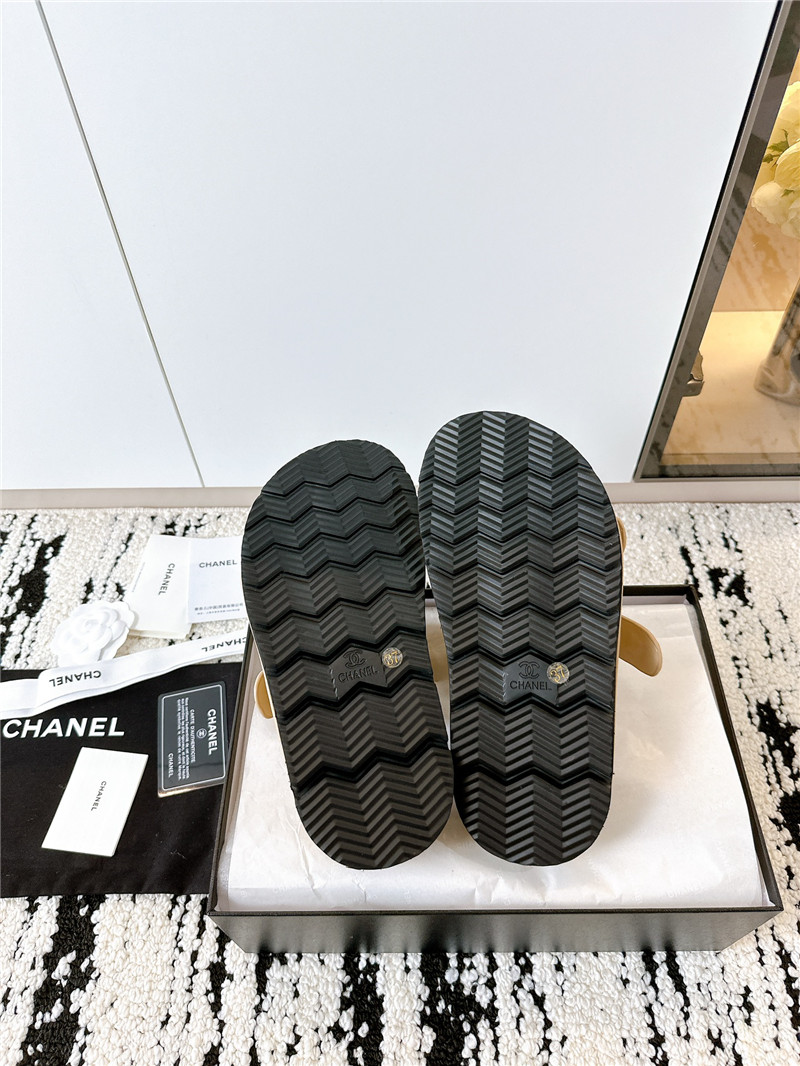 Ch**el buckle platform slippers sandals in beige