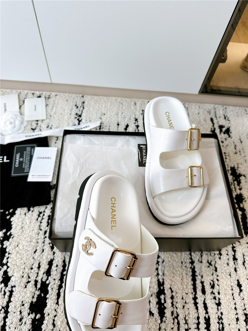 Ch**el buckle platform slippers sandals white