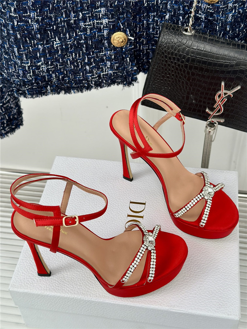 D10r red chain platform high heel sandals