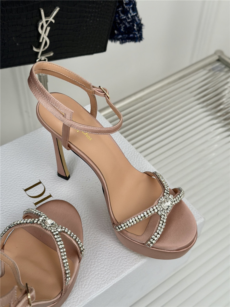 D10r chain platform high heel sandals