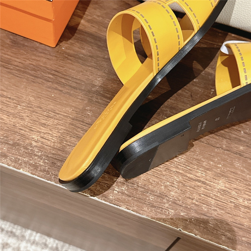 H**me5 idioma sandal women’s yellow