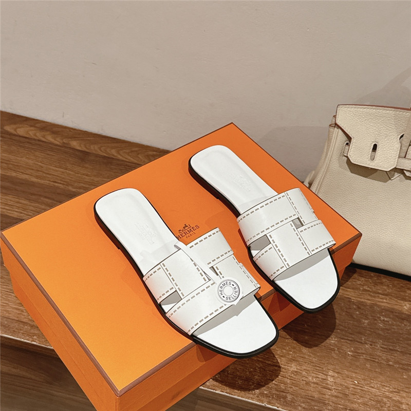 H**me5 idioma sandal women’s white