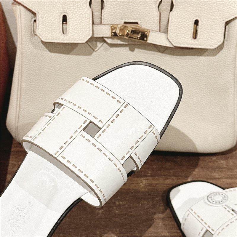 H**me5 idioma sandal women’s white