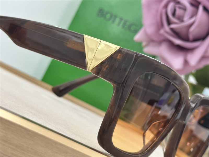 b0tt*ga Ven*ta classic sunglasses