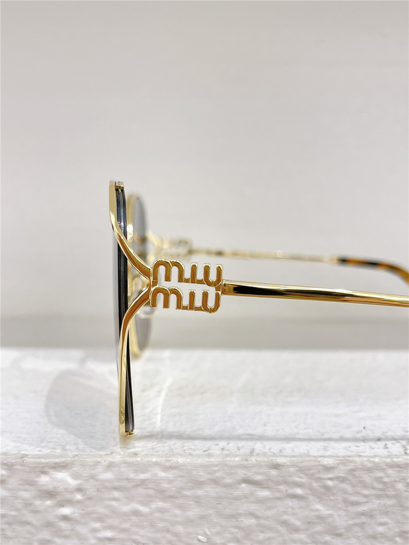 M1um1u square sunglasses frame