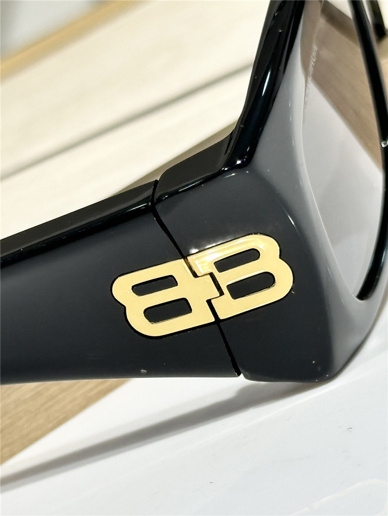 Ba1en*iaga sunglasses