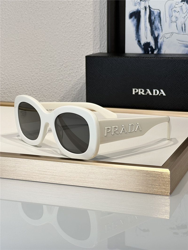 Pra*a stylish and cool sunglasses