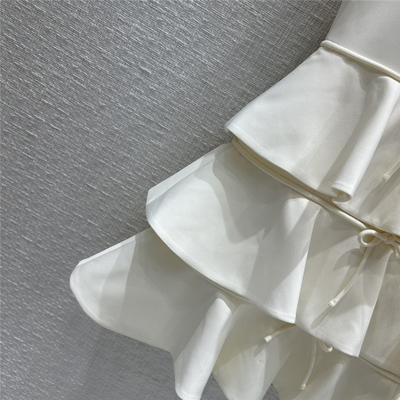 Va1e*ntin0 cream white cake dress cheap replica designer clothes