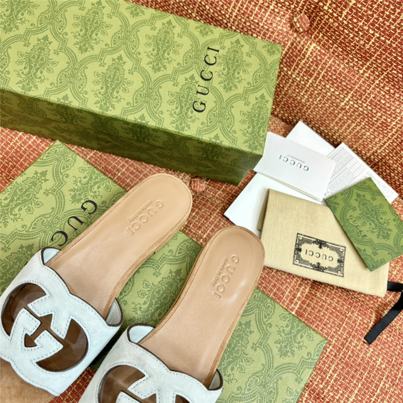 Gvc*1 suede interlocking gg sandals in green